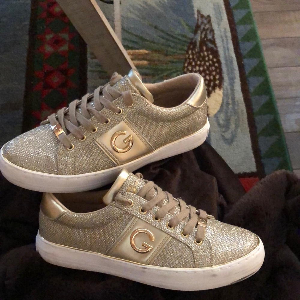 Women’s Guess shoes size 9 1/2.